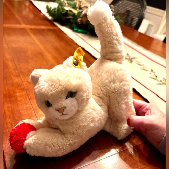 Steiff Plush Milla Cat 1980s ID Button - Picture 2 of 7